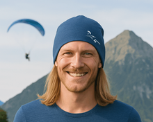 Lade das Bild in den Galerie-Viewer, DHV Merino Mütze Royal Blau